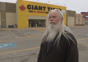 Coming closure of another Winnipeg Giant Tiger store will mean ‘less food in the fridge,’ shopper says