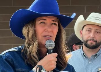 In her riding, party leaders back Danielle Smith