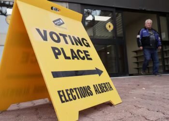 Smith scores slim majority on immigration questions, Albertans reject constitutional changes
