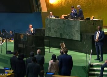 FORMER MINISTER URGES T&T TO STAND BY CUBA. Dookeran calls for island’s sovereignty to be respected as US, Havana clash at UN