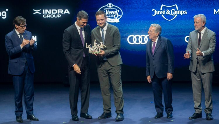 Jens-Frederik Nielsen receives award in Barcelona