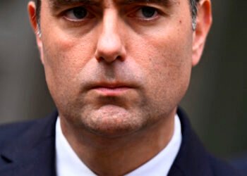 French Prime Minister ready to introduce curfew