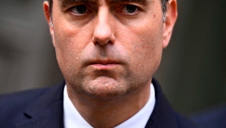 French Prime Minister ready to introduce curfew