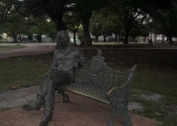 Havana: Darkness and robberies frighten visitors to Lennon Park in Havana