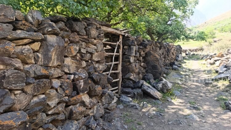 Turmush: Batkendin toolorunda 16-kylymga taandyk ui, koroolor saktalyp galgan