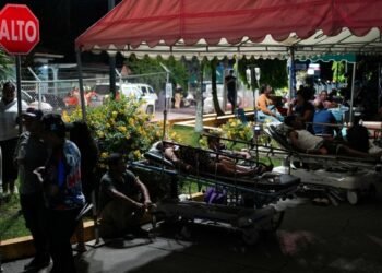Major earthquake hits Panama, injures at least 27
