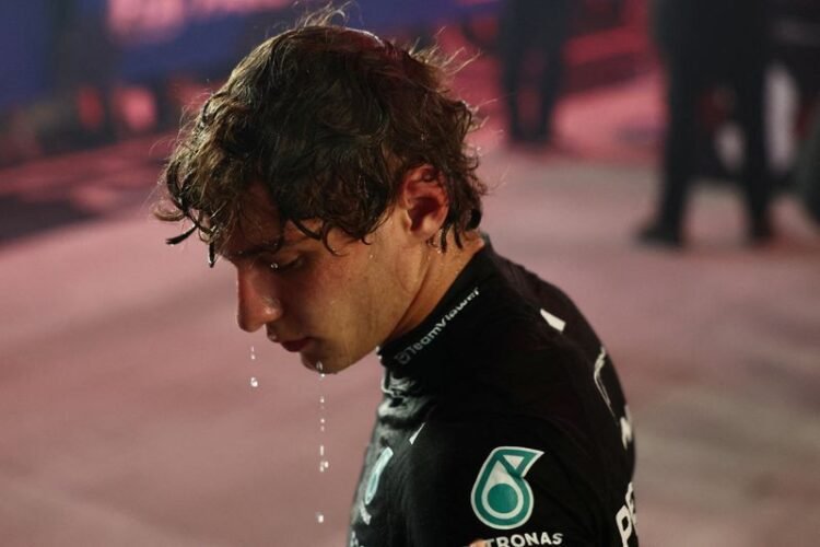 Motorsport: Motor racing-Antonelli dares to dream as historic F1 title zooms in to view