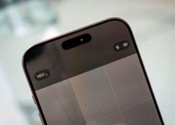 What those coloured dots of light mean on your phone display