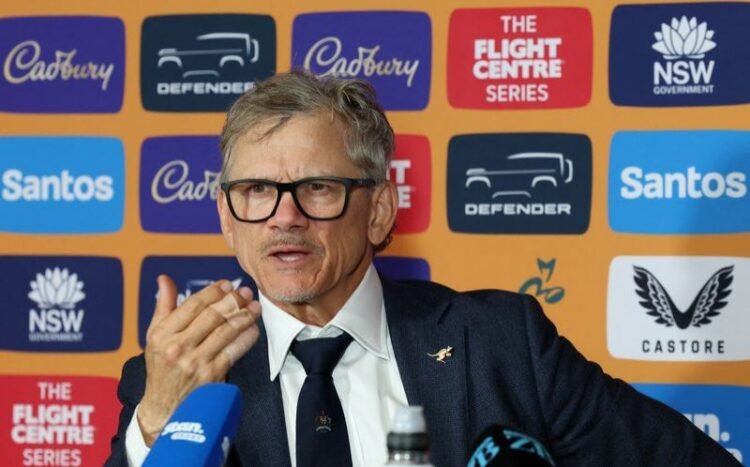 Rugby: Rugby-Honeymoon over for Wallabies coach Kiss after another bout of ‘Bledis-woe’