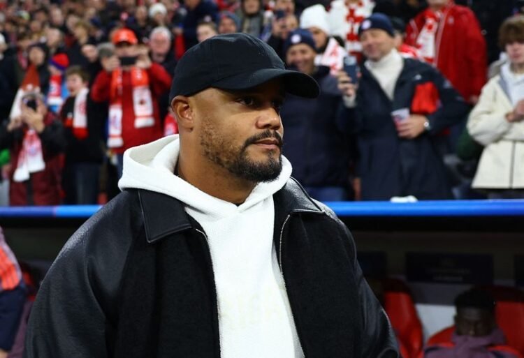 Football: Soccer-Bayern coach Kompany taken to hospital after collapsing during training session