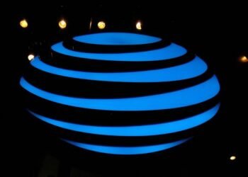 AT&T, T-Mobile tighten AI guardrails as autonomous networks remain years away