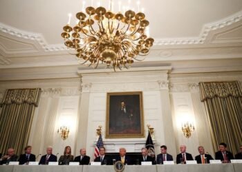Crypto blitzes midterms with $176 million to support allies as it prepares for post-Trump era