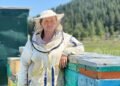 Life in the regions: I came to Issyk-Kul as a tourist and stayed here forever – the story of beekeeper Alexandra Kuznetsova