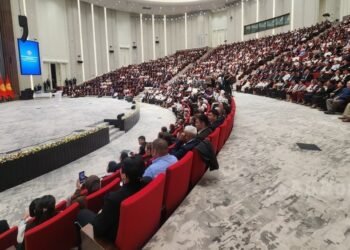 The best teachers of the year in 14 subjects received 500 thousand soms each. Surnames