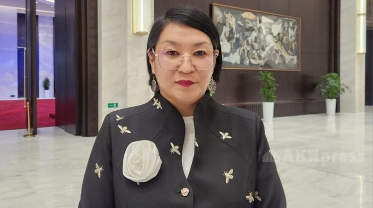 “Best Teacher 2026” was Meruet Bakirova. She got an apartment in Cholpon-Ata
