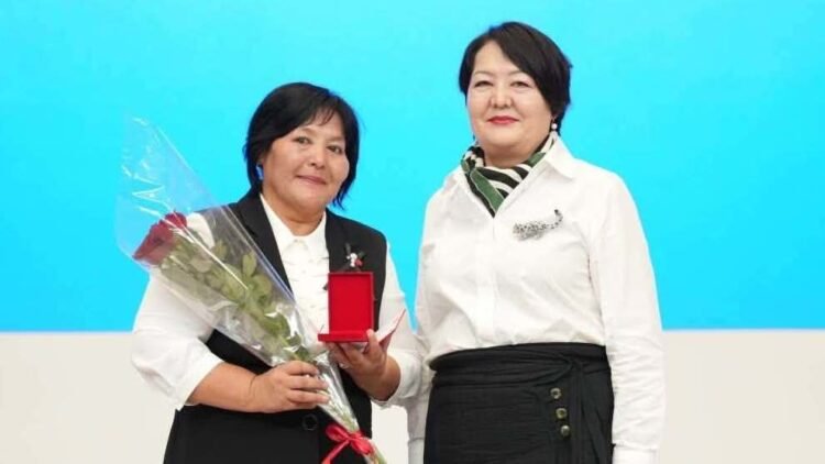 9 teachers became “excellent students in education”, 9 received Certificates of Honor. Surnames