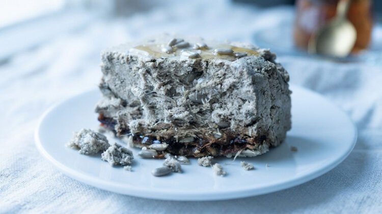 How to choose high-quality halva and how much can you eat per day?