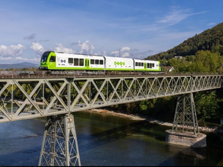 Stadler Rail builds world’s first narrow-gauge hydrogen train