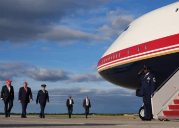 Trump flies 3,400 miles to Alaska in hopes of saving a Senate seat