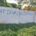 Posters: “Trump, military intervention now!”, a new poster in the Mayabe cemetery, in Holguín