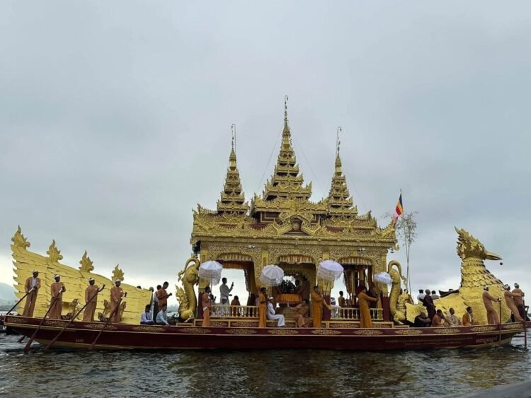 Inlay PhaungdawU Buddha Images begin worship procession