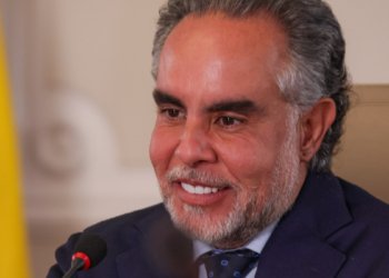 Armando Benedetti denounced that the National Protection Unit (UNP) withdrew his security scheme and that of his family