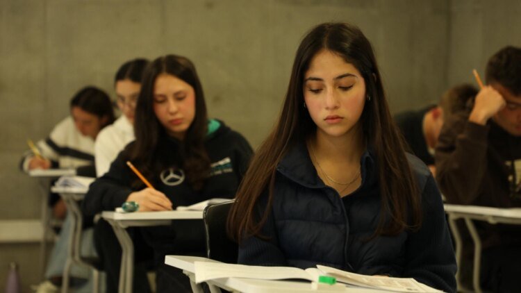 Important changes in the top of the best schools in the Saber 11 tests: what are the most outstanding educational institutions in Colombia?