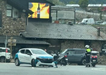 Material damage accident at the Comella roundabout in Andorra la Vella