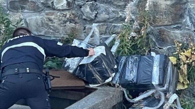 The Andorran police found 3,750 packs of contraband tobacco in a sewer in the Pas