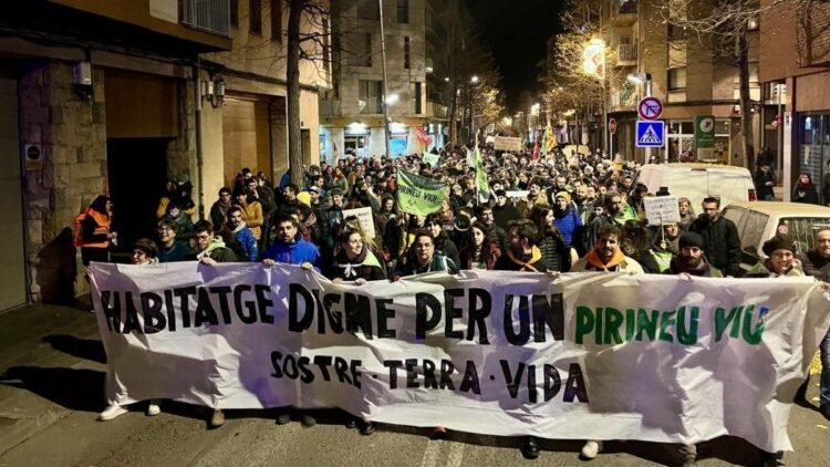 Demonstration at Seu d’Urgell to demand decent housing