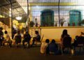 This is how the inhabitants of the area near the epicenter of the 7.7 magnitude earthquake in Panama spent the first night: surveillance and people in the streets