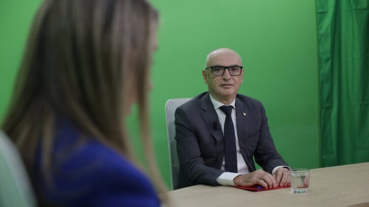 The Minister of Finance of Andorra, Ramon Lladós, defends the arrival of companies that can pay wages of around 3,500 euros