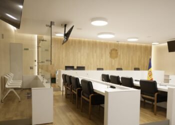 An ex-partner tried in the Court of Courts of Andorra for illegal eavesdropping, abuse and injuries after an argument over jealousy