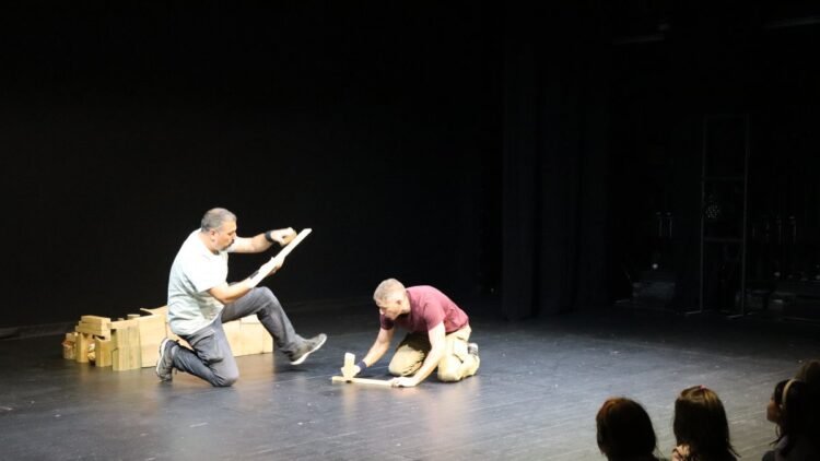 ‘Tumbalafusta’ claims friendship and growing up through family theatre