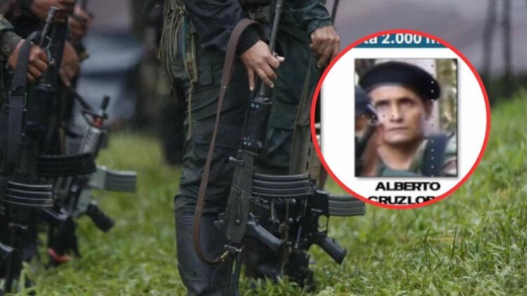Who is the son of ‘Tirofijo’ accused by María Claudia Tarazona of coordinating the murder of Miguel Uribe Turbay?