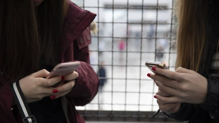 The Andorra Telecom SIM for those under 16 will not restrict access to social networks