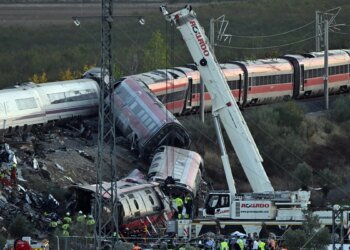 They reveal audios between the control center and operators before the train crash in Spain that left 68 dead: the error that would have caused the accident