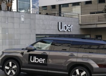 Three dismissed workers report Uber to the Batllia for alleged union reprisals in Andorra