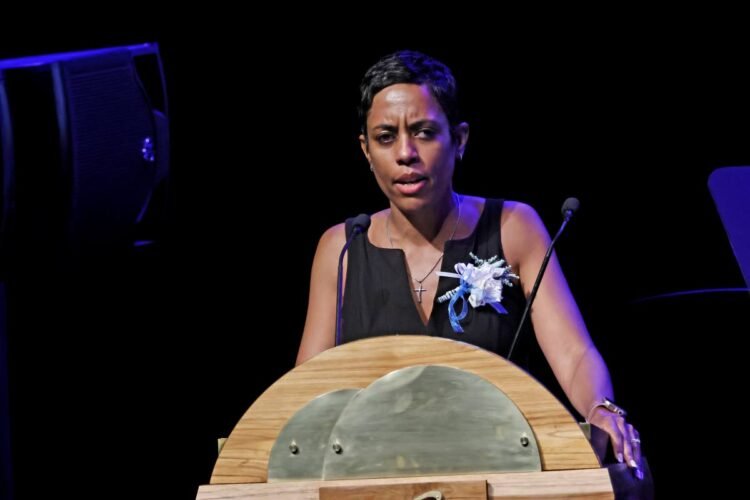 BIRDIE FLIES HOMEElaborate send-off for Mighty Sparrow in PoS