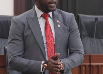 PGonzales claims workers deliberately starving communities to facilitate water trucking racket; calls for police intervention