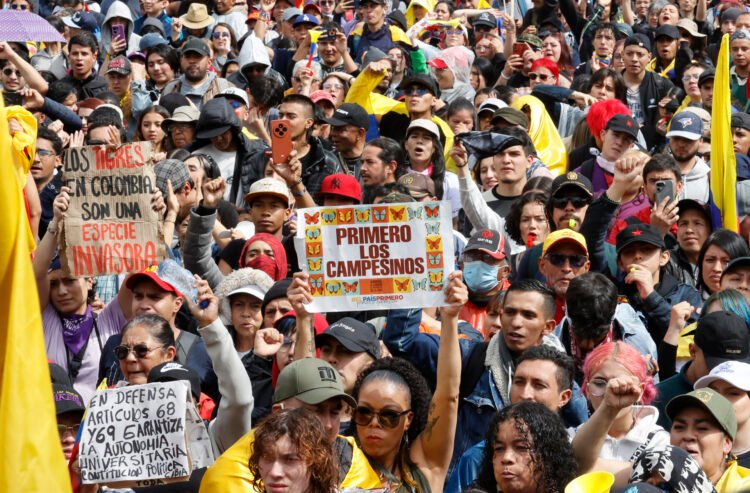 Thousands of Colombians demonstrated in the first national strike against De la Espriella