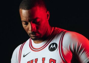 Powell scores 25 points to help the Bulls hold off the Bucks | Sports
