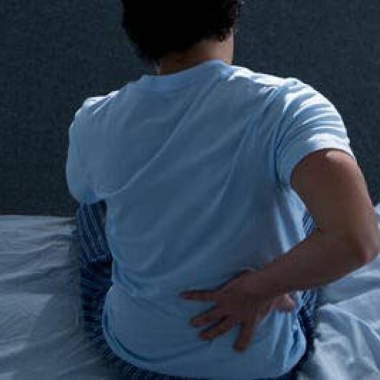Learn the reasons why sudden back pain can occur | Health