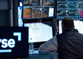 US markets weighed down by an extended sell-off in tech sector | Business