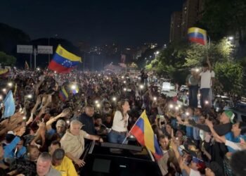 Venezuela: Thousands receive María Corina Machado and demand elections