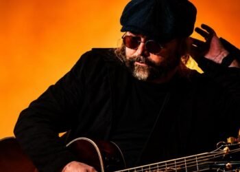 Carlos Varela returns to Zurich with an acoustic concert at the Stok Theater