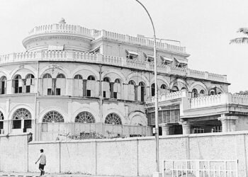 Blood-tainted ice cubes and a famine in Madras