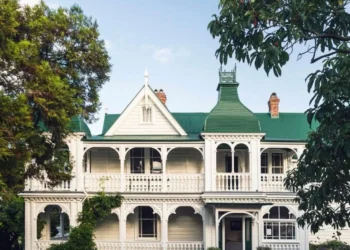 Florence Pugh’s new series needed early 1900s California. It found it in New Zealand