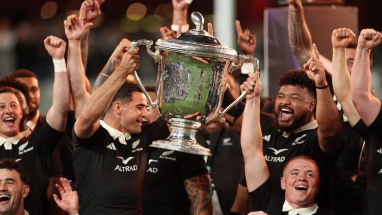 We’re underway as the All Blacks take on the Wallabies in Bledisloe II in Sydney