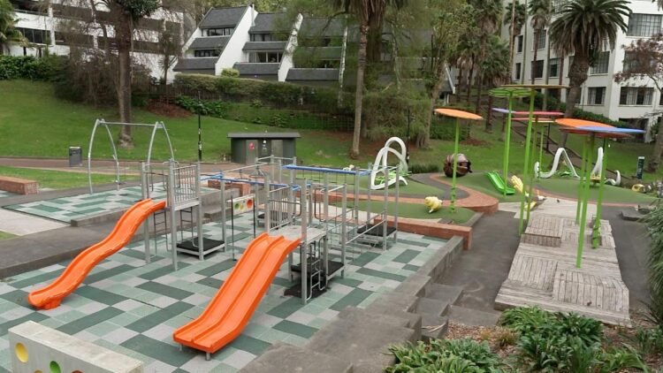 Child thought to be critically hurt in Auckland CBD park assault